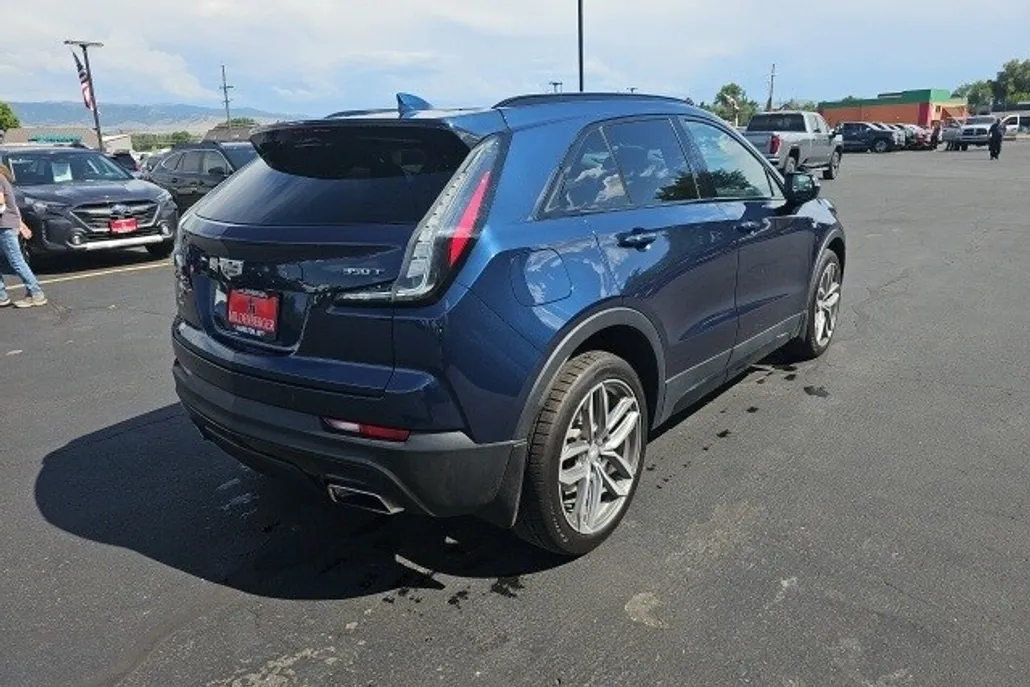 2021 Cadillac XT4 Sport photo 1