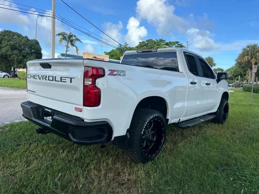 2019 Chevrolet Silverado 1500 photo 1