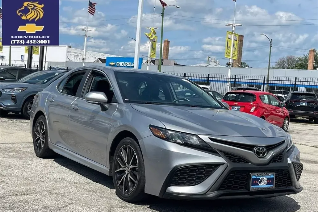 2024 Toyota Camry SE photo 1