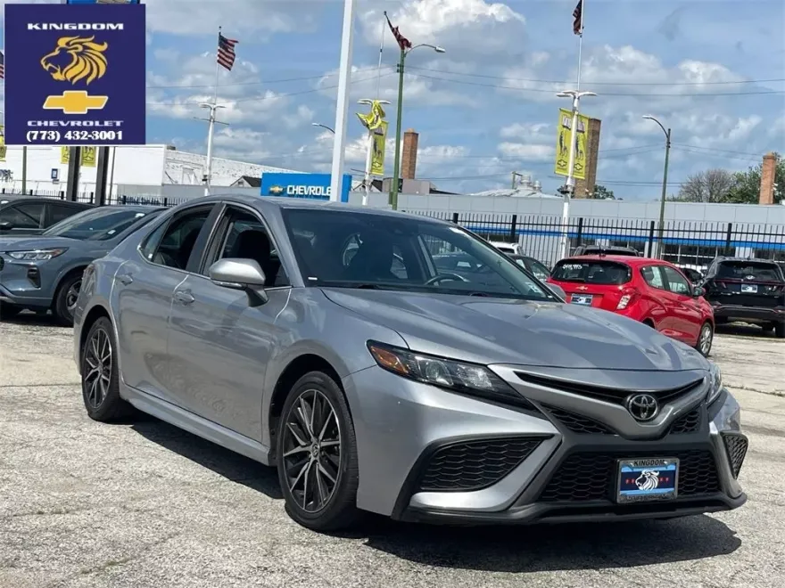 2024 Toyota Camry SE photo 1