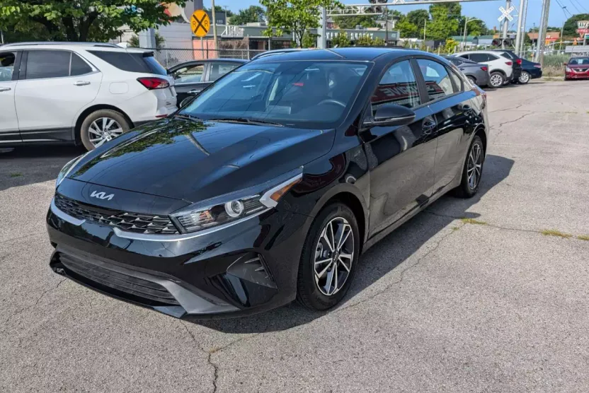 2024 Kia Forte LXS photo 1