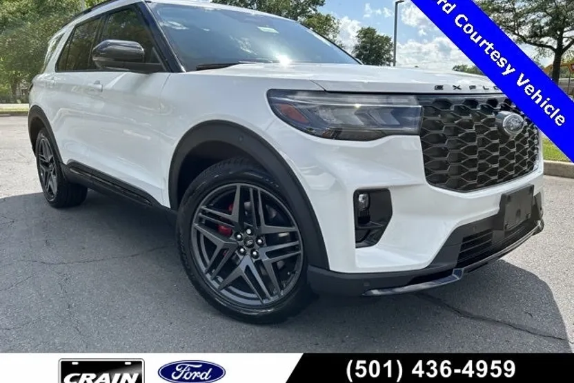 2025 Ford Explorer ST photo 1