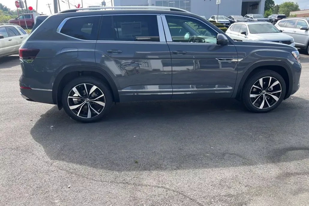 2026 Volkswagen Atlas SEL Premium R-Line photo 1