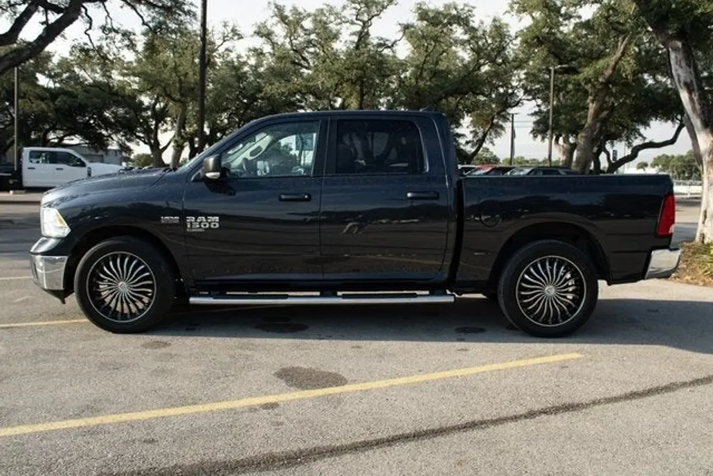 2019 Ram 1500 Classic SLT photo 1