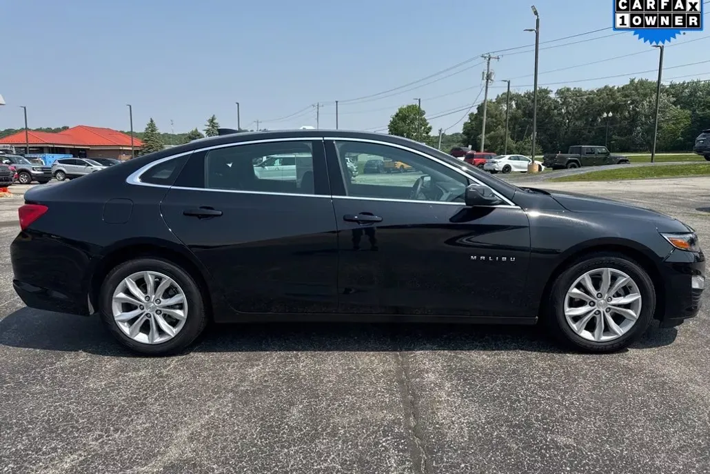 2024 Chevrolet Malibu 1LT photo 1