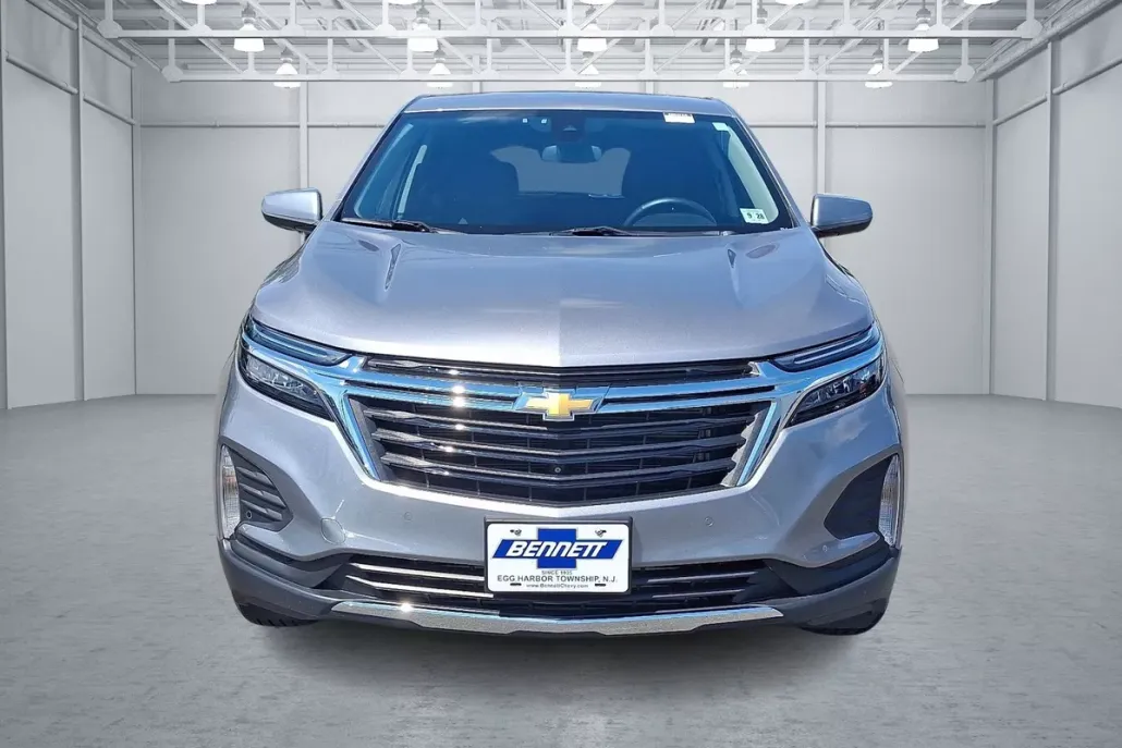 2024 Chevrolet Equinox LT photo 1