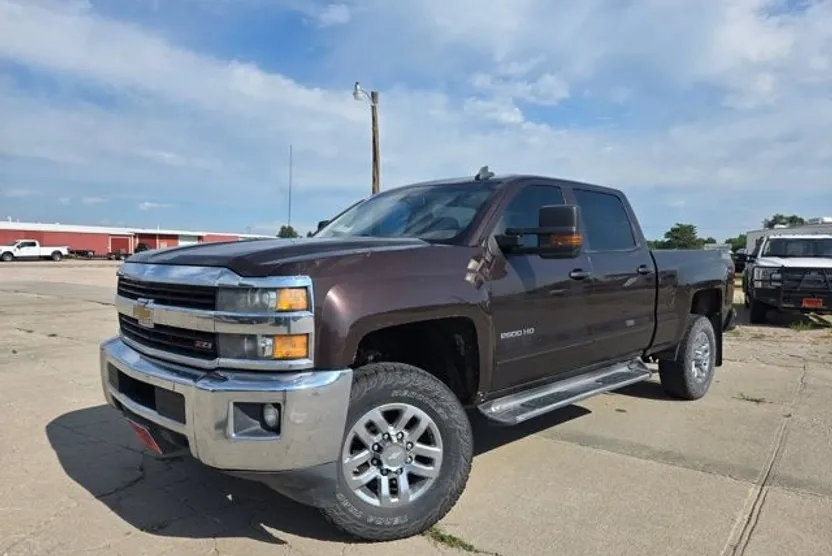 2016 Chevrolet Silverado 2500HD LT photo 1