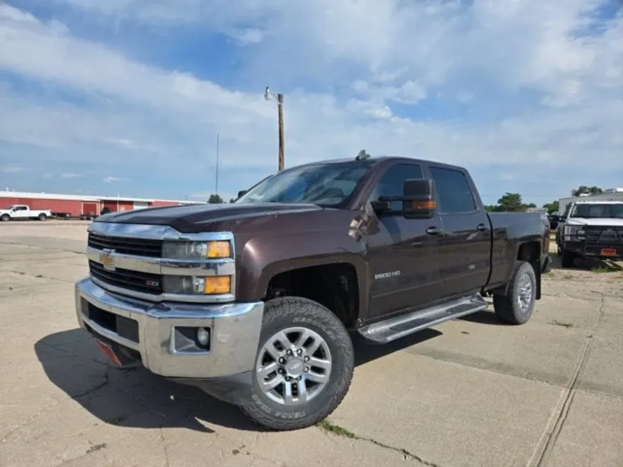 2016 Chevrolet Silverado 2500HD LT photo 1