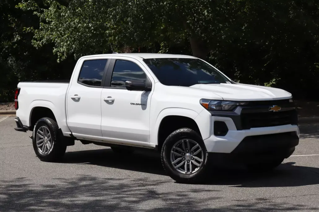 2024 Chevrolet Colorado LT photo 1