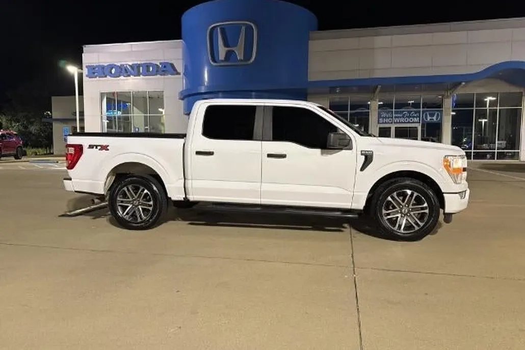 2021 Ford F-150 XL photo 1