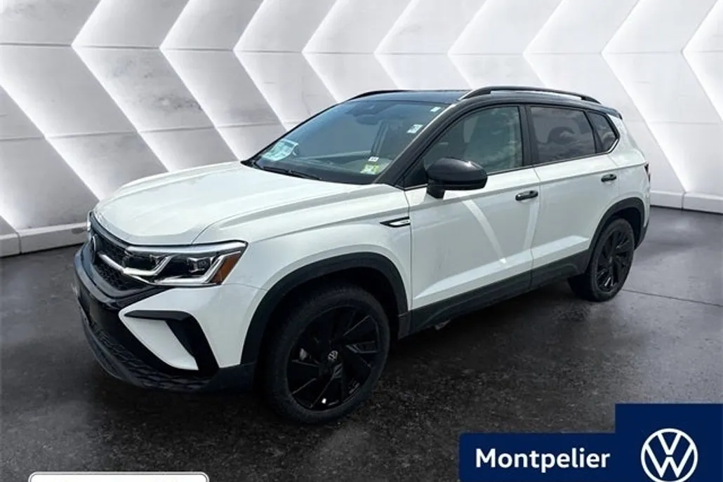 2024 Volkswagen Taos SE photo 1