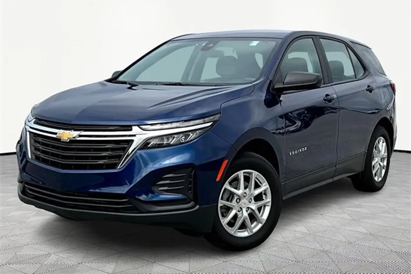 2022 Chevrolet Equinox LS photo 1