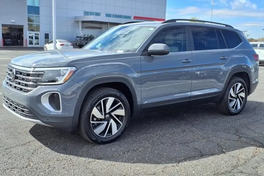 2026 Volkswagen Atlas SE Technology photo 1