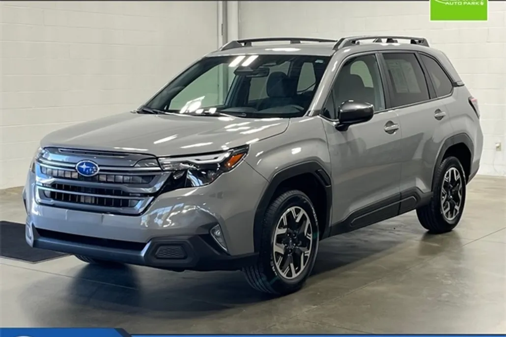 2025 Subaru Forester Premium photo 1