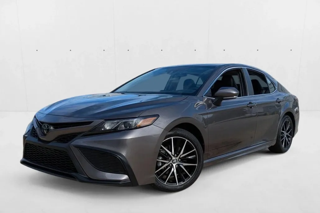 2024 Toyota Camry SE photo 1
