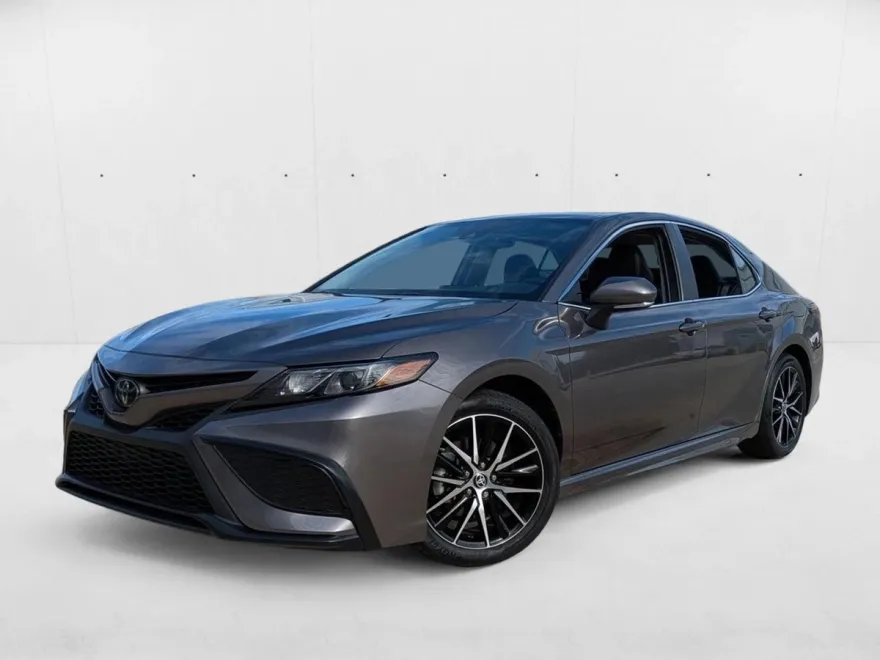 2024 Toyota Camry SE photo 1