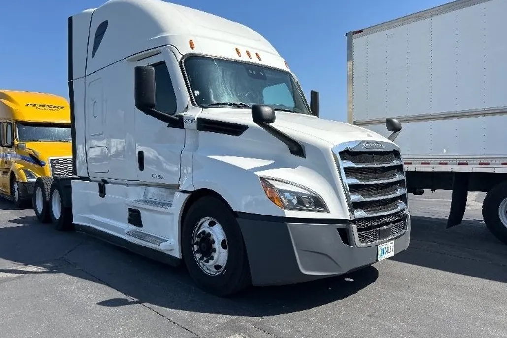 2021 Freightliner Cascadia 126" Sleeper Cab photo 1