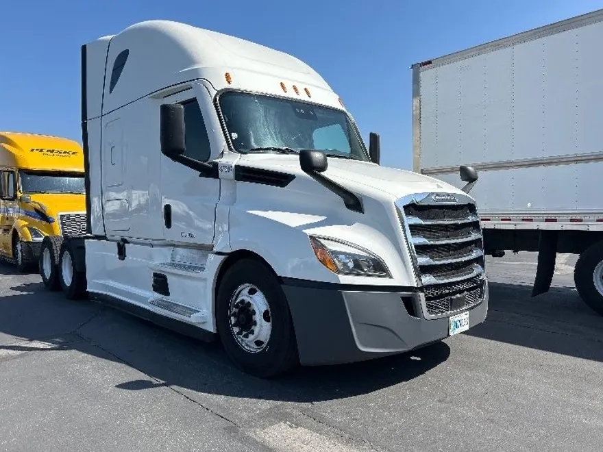 2021 Freightliner Cascadia 126" Sleeper Cab photo 1