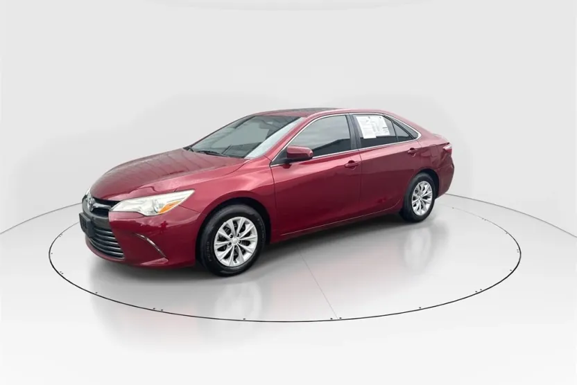 2015 Toyota Camry XLE photo 1