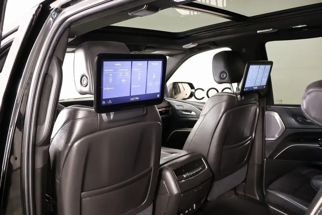 2021 Cadillac Escalade Sport Platinum photo 1