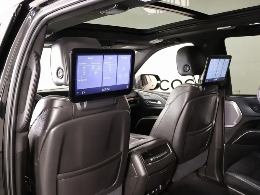 2021 Cadillac Escalade Sport Platinum photo 1