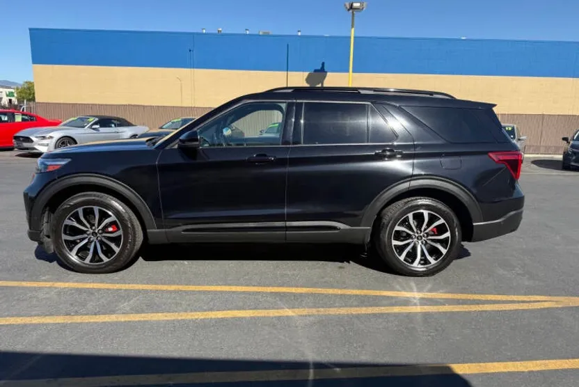 2020 Ford Explorer ST photo 1