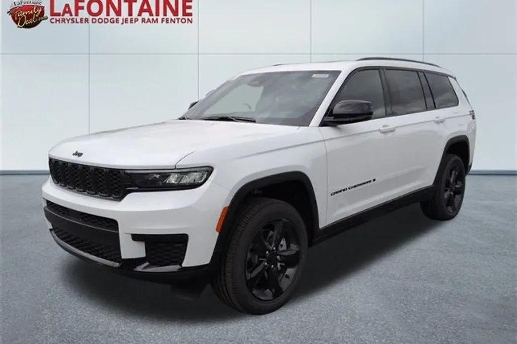 2025 Jeep Grand Cherokee Altitude photo 1