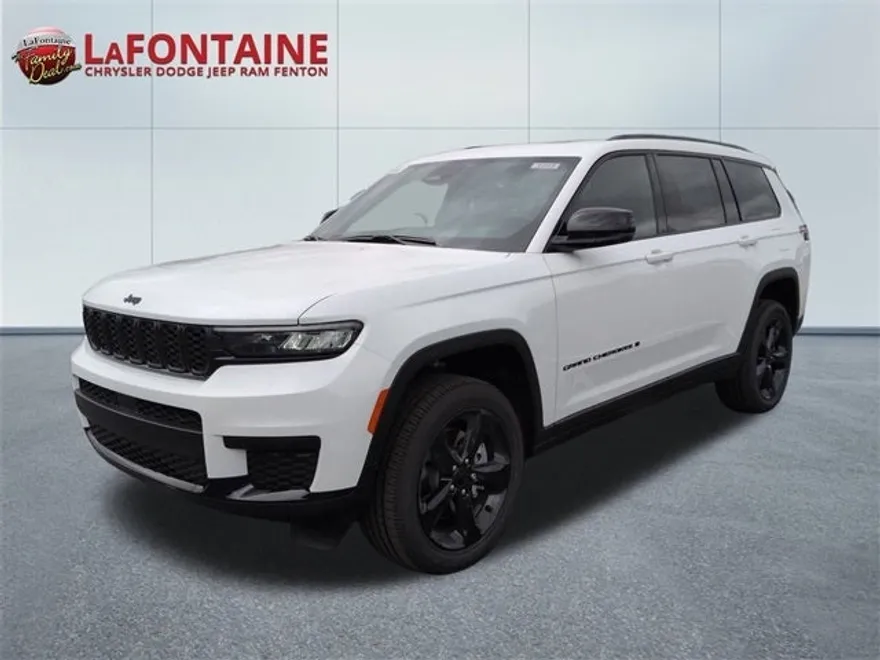 2025 Jeep Grand Cherokee Altitude photo 1