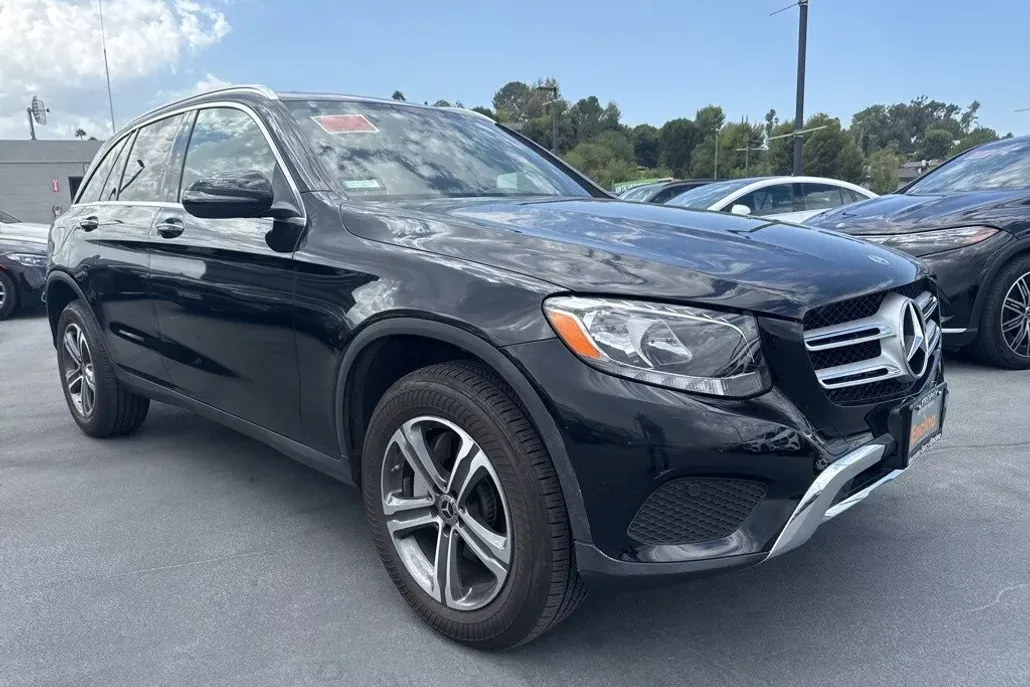 2019 Mercedes Benz GLC 300 photo 1