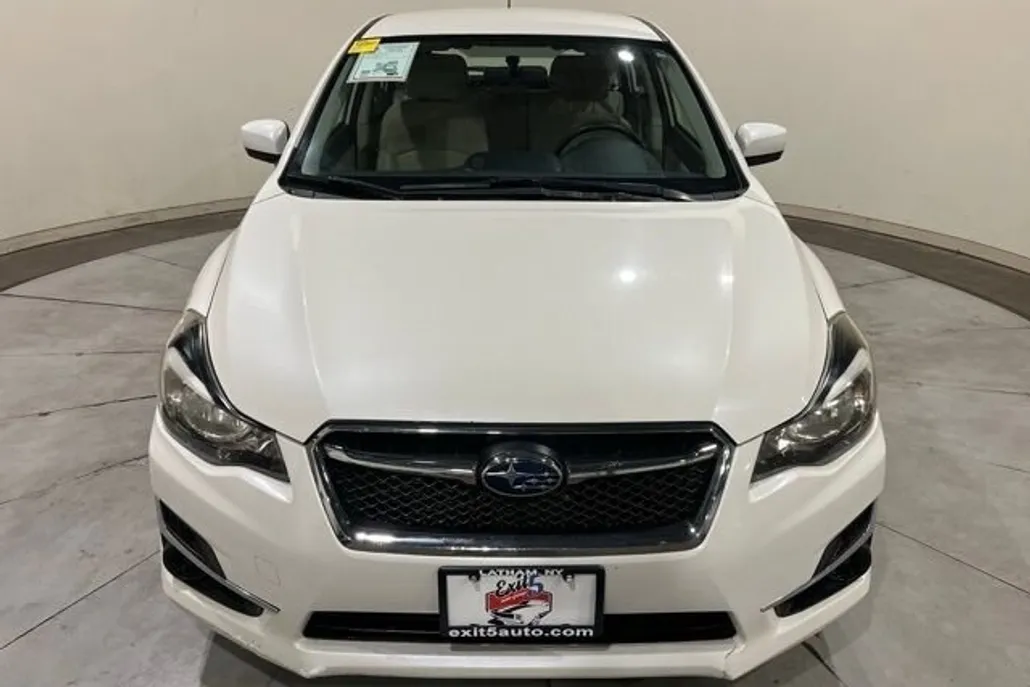 2015 Subaru Impreza Premium photo 1