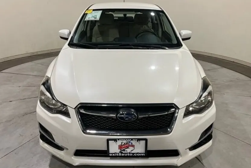 2015 Subaru Impreza Premium photo 1