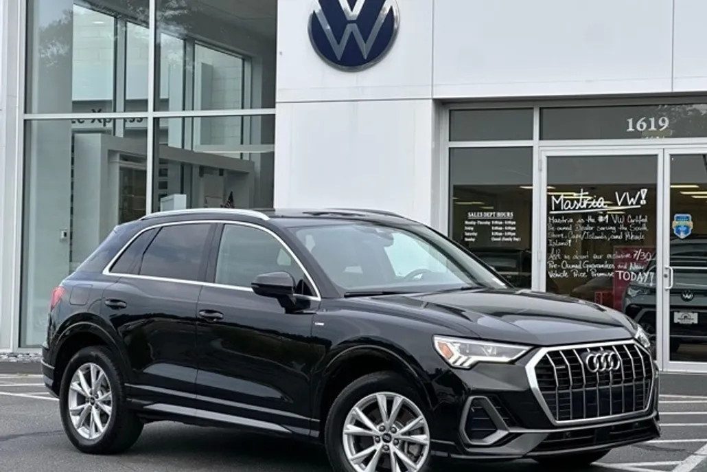 2022 Audi Q3 Premium Plus S line photo 1