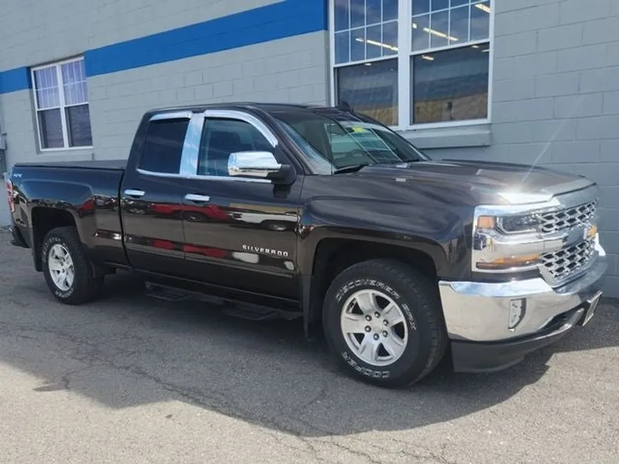 2018 Chevrolet Silverado 1500 LT photo 1