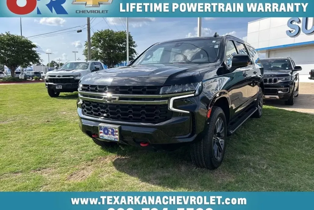 2022 Chevrolet Suburban Z71 photo 1
