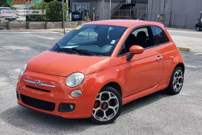 2016 Fiat 500 Sport photo 1