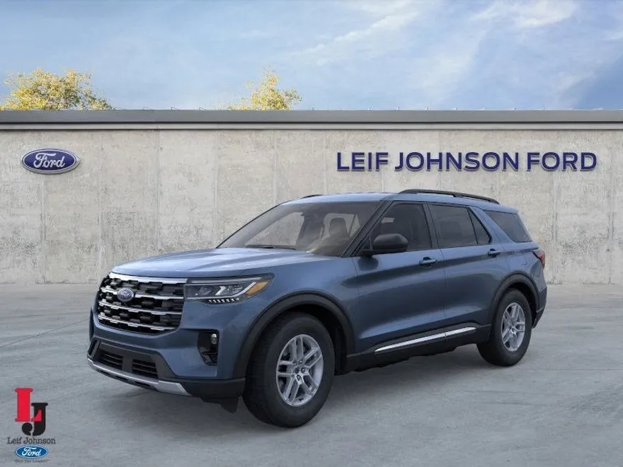2025 Ford Explorer photo 1