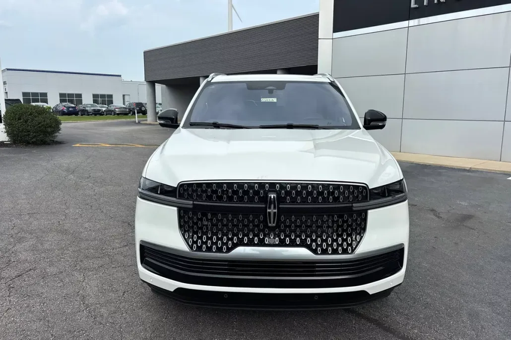 2025 Lincoln Navigator L Reserve photo 1