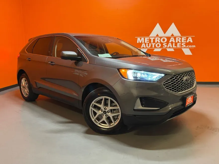 2023 Ford Edge SEL photo 1