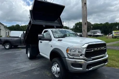 2024 Ram 5500 Tradesman photo 3
