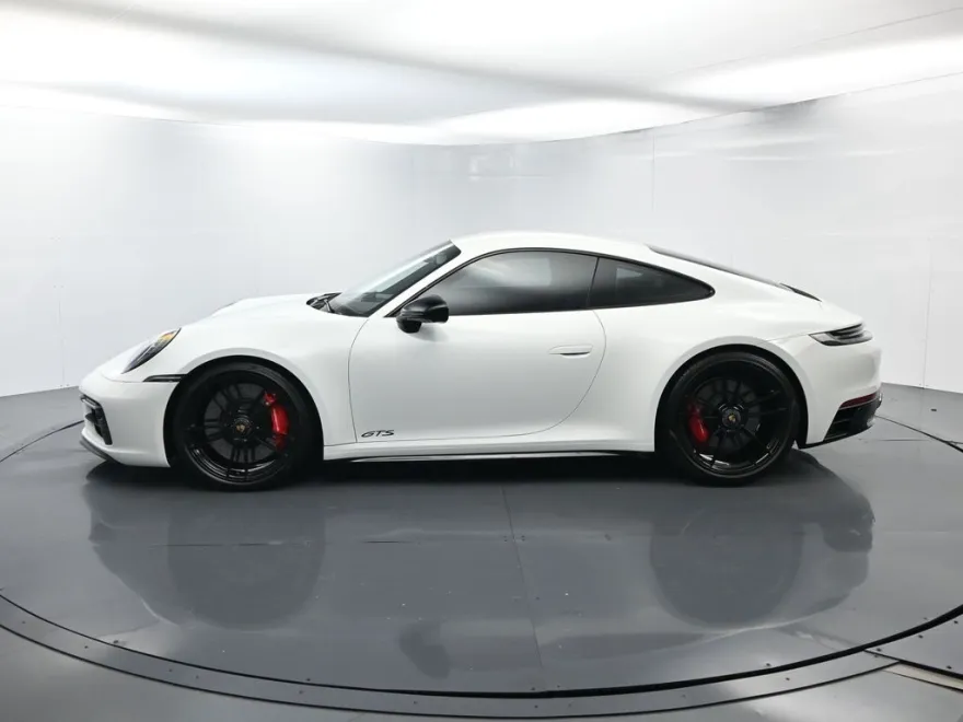 2024 Porsche 911 4 GTS photo 1
