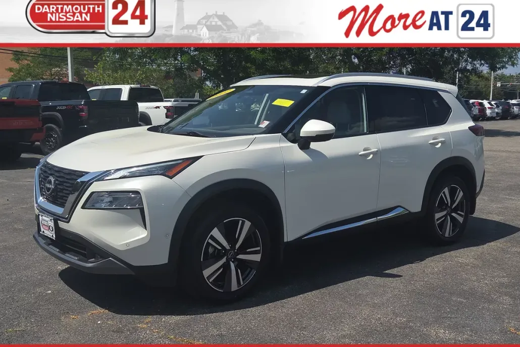 2022 Nissan Rogue SL photo 1