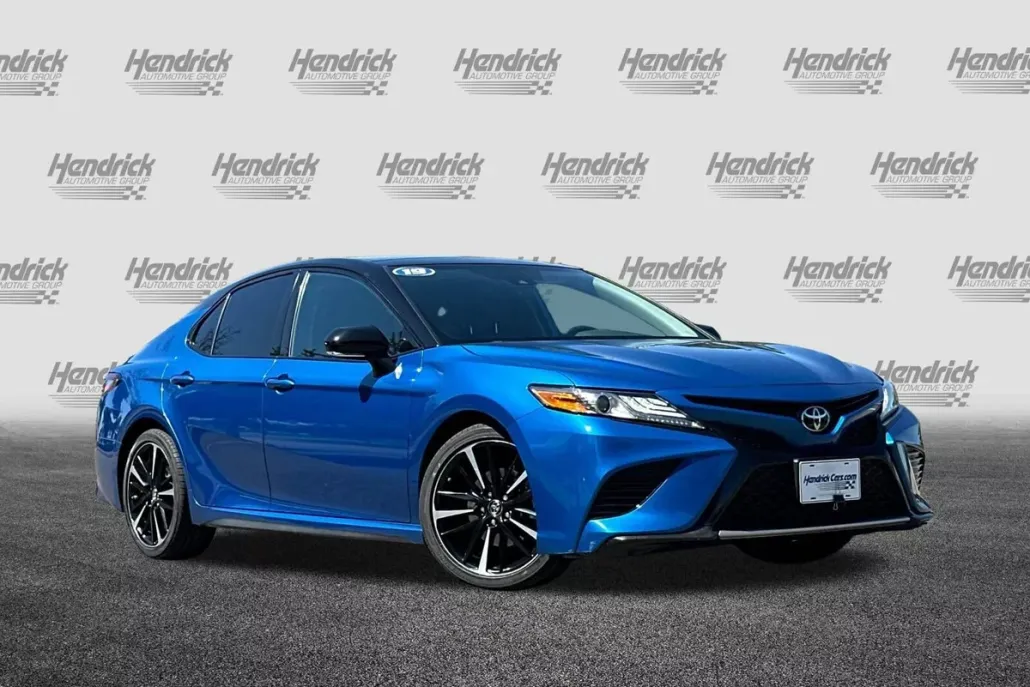 2019 Toyota Camry XSE photo 1