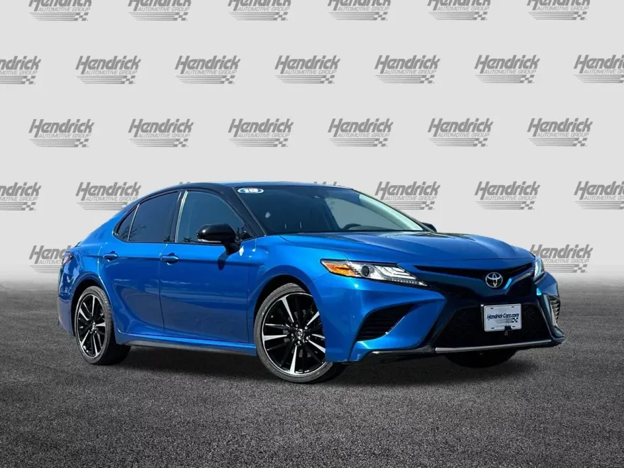 2019 Toyota Camry XSE photo 1