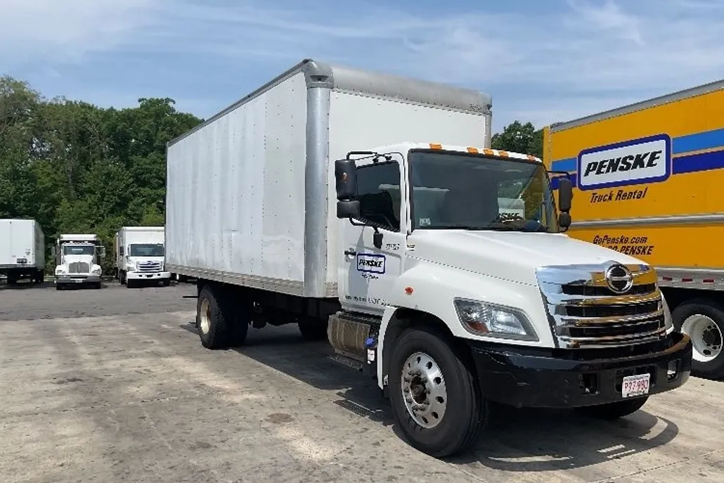 2017 Hino Conventional Type Truck photo 1