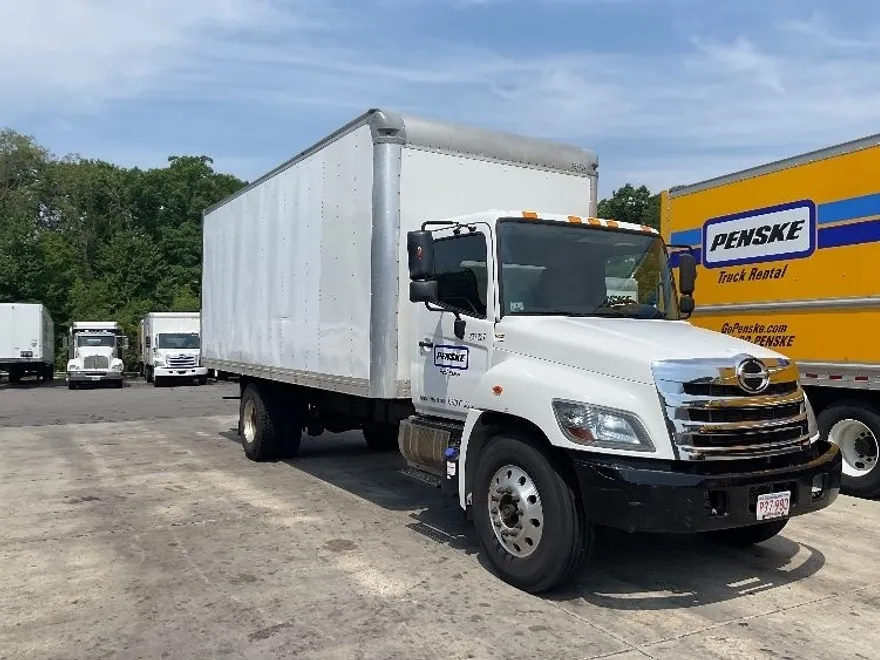 2017 Hino Conventional Type Truck photo 1