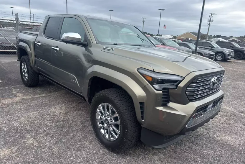 2024 Toyota Tacoma TRD Sport photo 1