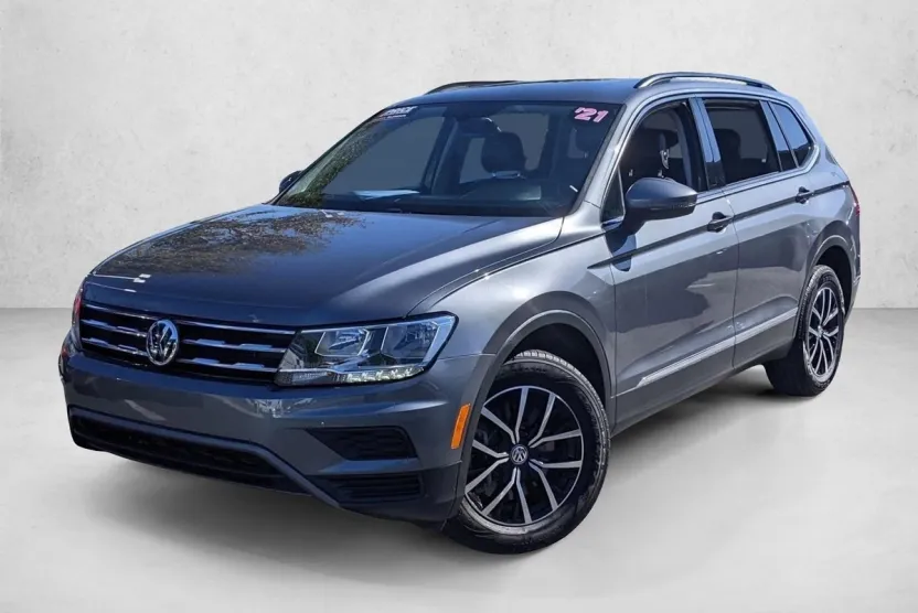 2021 Volkswagen Tiguan SE photo 1