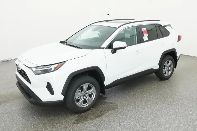 2025 Toyota RAV4 Hybrid XLE photo 1