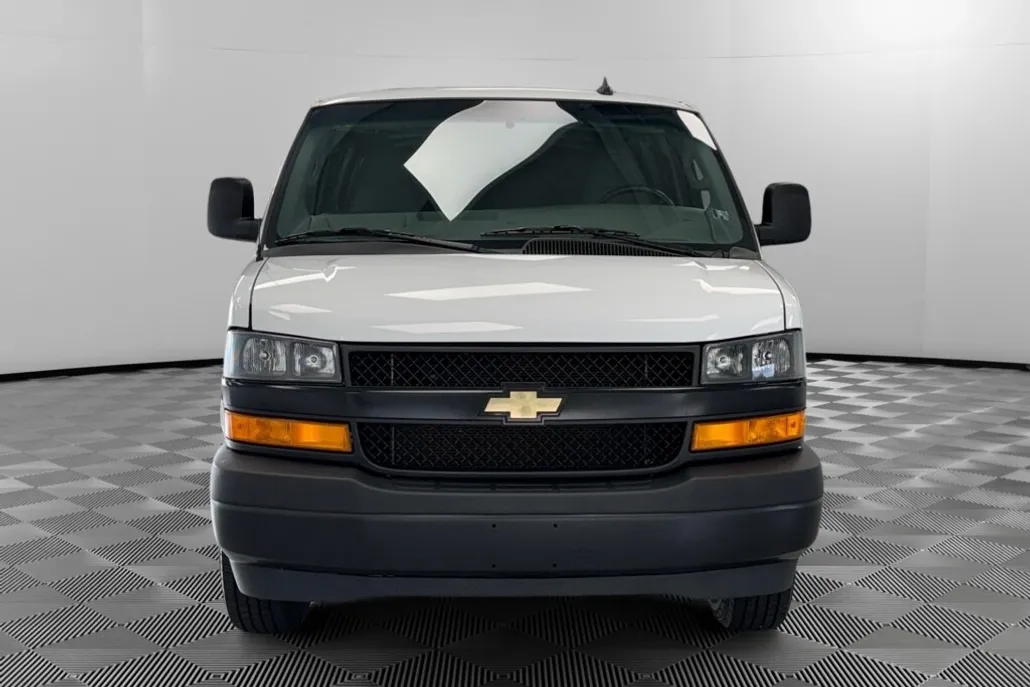 2023 Chevrolet Express 2500 Work Cargo Van photo 1