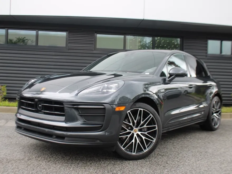 2025 Porsche Macan Base photo 1